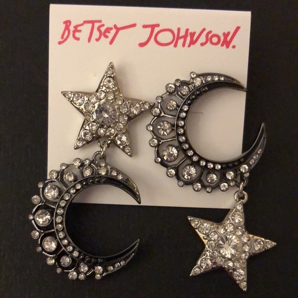 Betsey Johnson Silver & Gunmetal Tone Moon & Star Mismatch Drop Earrings NWT - Picture 4 of 15